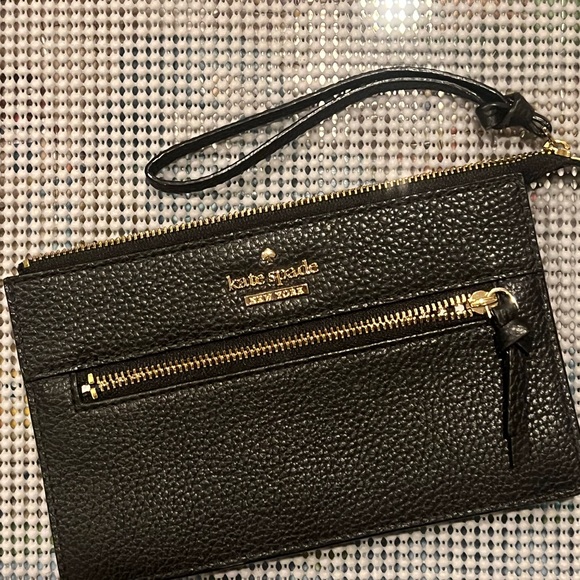 Brand new Kate Spade, clutch wallet. - Picture 1 of 3